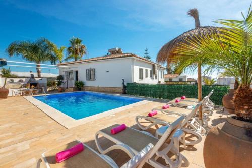 Villa El Olivar by Villa Plus