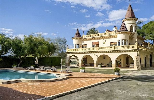 Villa 'El Palacete' con vistas a la montaña, piscina privada y Wi-Fi