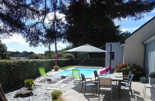 Villa, Enclosed garden, heated pool, close to the beaches