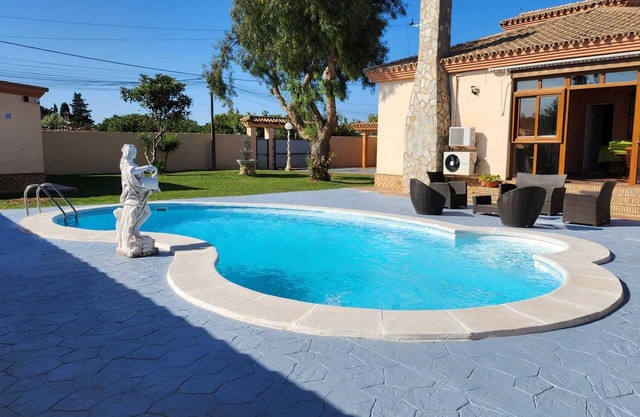 Villa los Almendros.