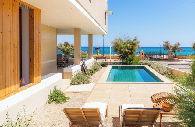 Villa "Es Mollet" con vistas al mar, piscina, Wi-Fi, jardín y terraza