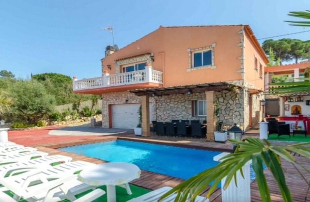 VILLA ESTRELLA PISCINA PRIVADA Y CONFORT A 5Kms. DE LLORET DE MAR