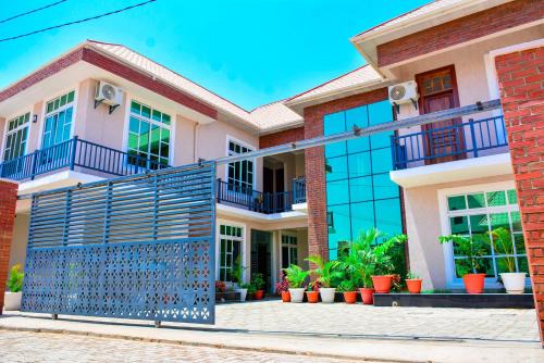 Villa Home Hotel & Apartment