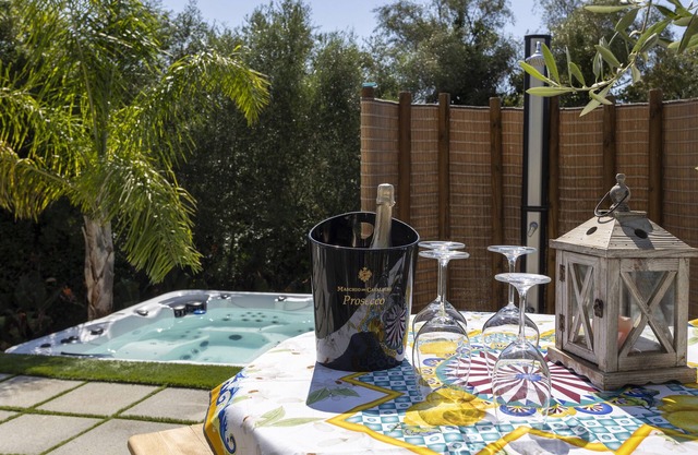 Villa 'Villino Il Melograno' con terraza privada, Wi-Fi y aire acondicionado