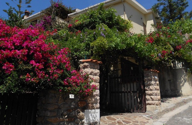 Villa en una ubicación espectacular, excelentes vistas al mar, cerca de la playa