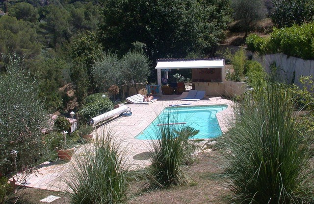 Villa en calma absoluta, piscina, jardín, gran terraza a 20 minutos de Niza