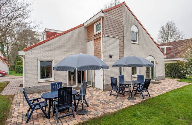 Villa en Arcen con Sunshower y Jardín