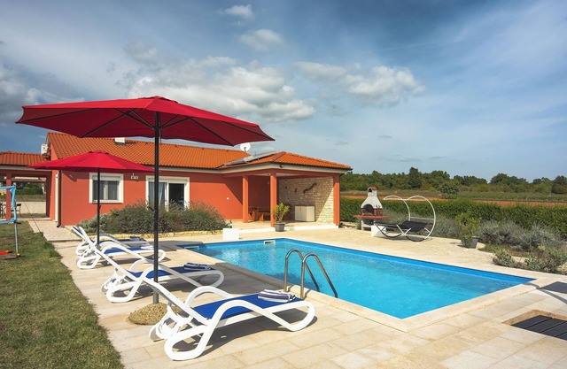 Villa en Barban cerca de Playa y Piscina