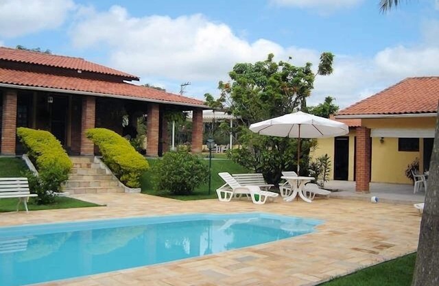 Finca en condominio, cancha de poliesp, piscina climatizada y vista a área verde