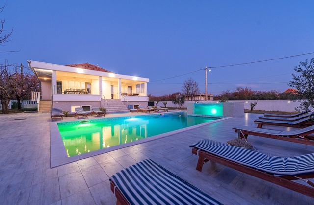 Villa en Galovac con piscina cerca de Zadar