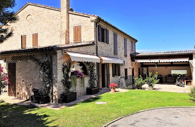 Villa en Marche con Piscina Privada