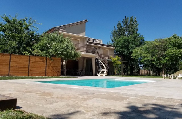 VILLA IN PROVENCE LARGE OUTDOOR SPACE