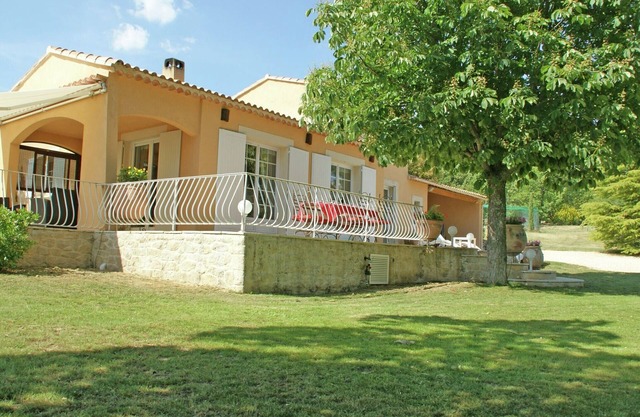 Villa en Reillanne con Piscina