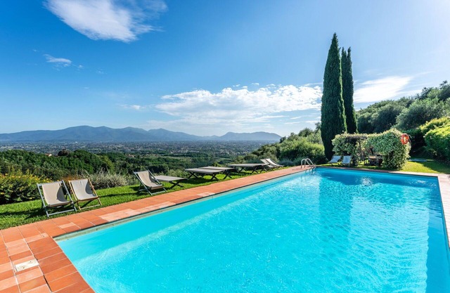 Villa en Segromigno In Monte con 11 habitaciones, capacidad 22