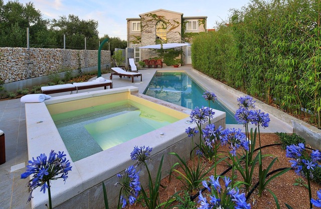 Encantadora villa con piscina