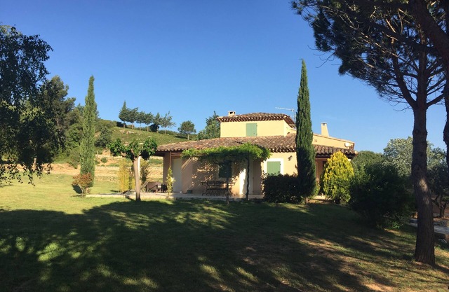 Villa en el campo a 10 minutos de Aix-en-Provence en un lugar muy tranquilo