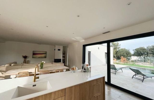 Villa in the heart of the garrigue on the heights of Nimes