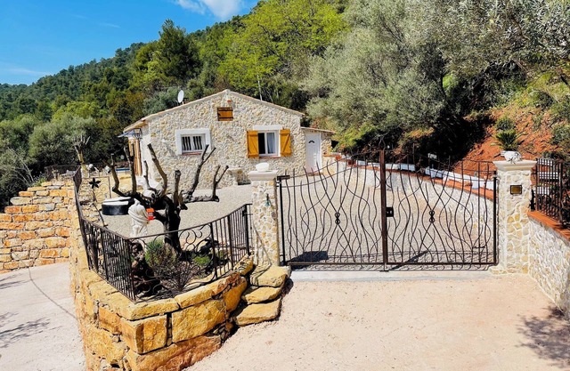 Villa independent "Les Aloes"