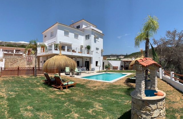 Villa Isabel, relax cerca de la playa con piscina privada