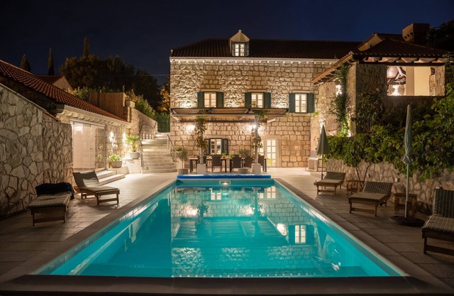 Villa Joe - villa de piedra de 1856 recientemente renovada - piscina climatizada