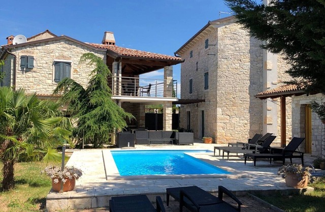 Villa Khala with 3 bedrooms for 6 persons with pool, countryside. Dog-friendly, no fees.