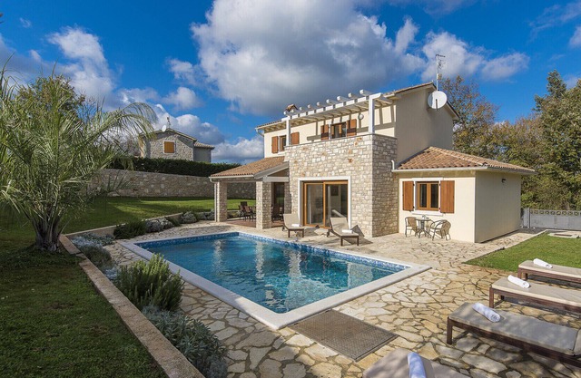 Villa Kvarta nearby Labin – Crovillas GmbH