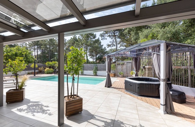 Villa 'L'Oustaou des Hournails' con piscina, terraza, balcón y Wi-Fi