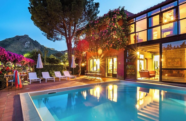 Villa en Taormina, Sicilia, Italia con piscina privada para 10 personas