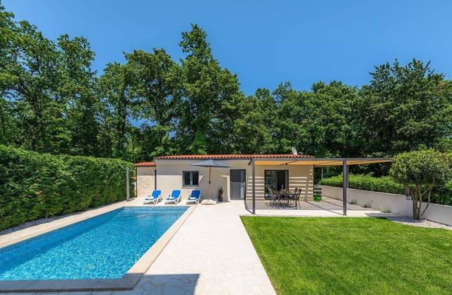 Villa Lakora (94439-K1) - Susnjici