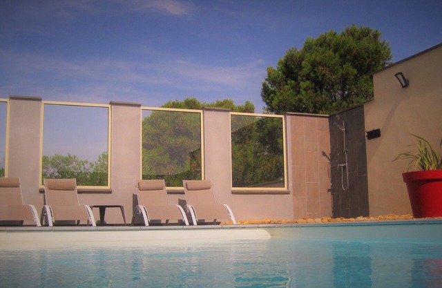 Villa "Le Clos" 4 personas con piscina privada en 3100 m² de terreno arbolado