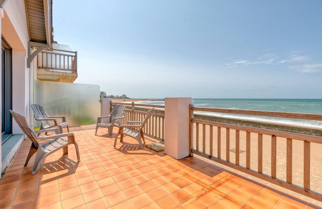 Villa 'Léa Vue Mer D'exception Plage' con vistas al mar, terraza privada y Wi-Fi