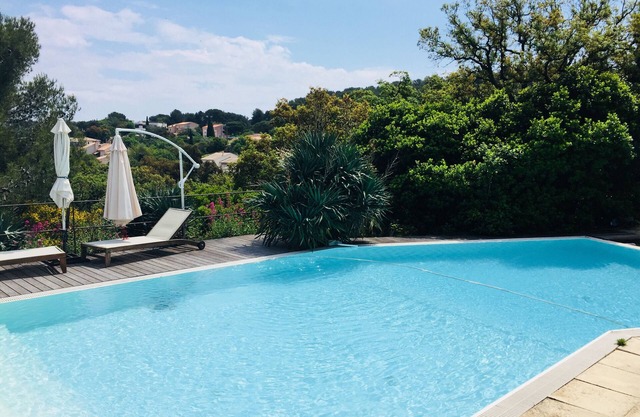 Villa 'Loft 45m2 Piscine' con vistas a la montaña, Wi-Fi y aire acondicionado