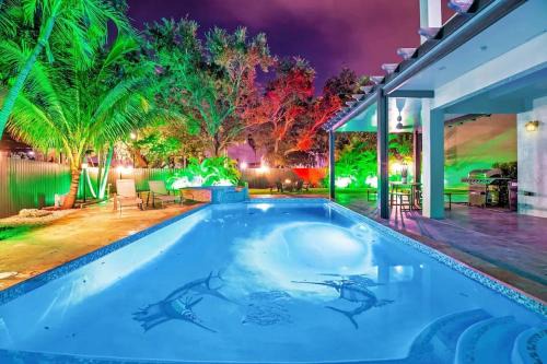 Villa Luxe 5BR Pool & Jacuzzi Fire Pit Piano