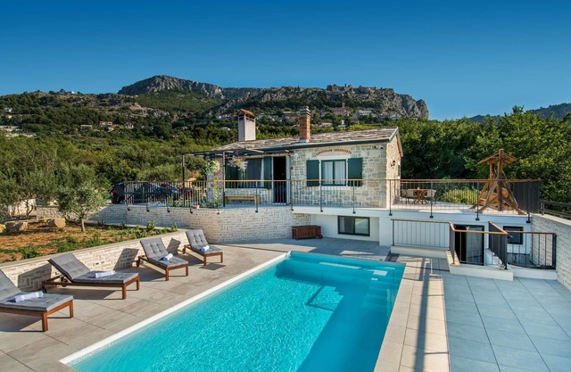 Villa Manda Korina - Three-Bedroom Villa with Private Pool