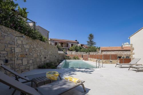Villa Manmar, Tradition & Comfort Blend by etouri