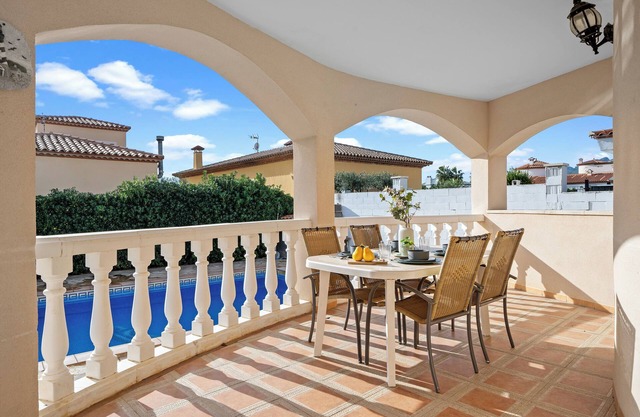 Villa "Manuela" con piscina y terrazas