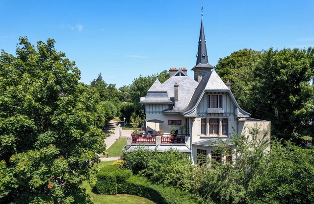 Villa Marie - 5 bedroom villa with garden - in the Vittel spa park
