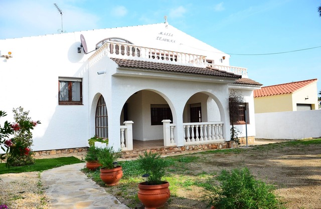 Villa Masia Llacuna con piscina privada, terraza y Wi-Fi