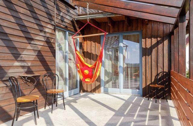 Villa con sauna y jardín