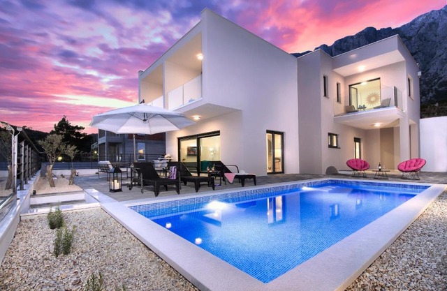 Villa Navis HEATED POOL