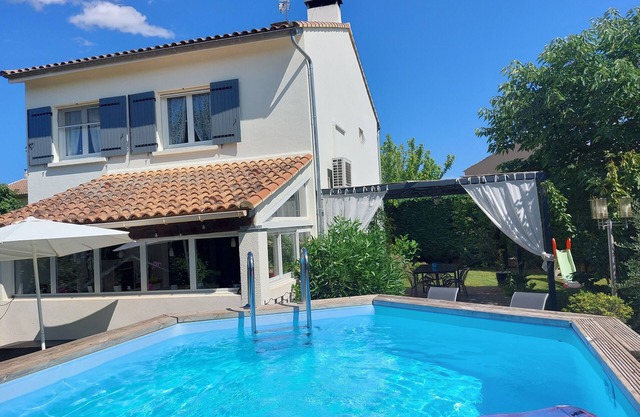 VILLA CERCA DEL CHATEAUNEUF DEL PAPA CON PROMOCIÓN DE PISCINA DEL 17 AL 24 DE AGOSTO DE 2019