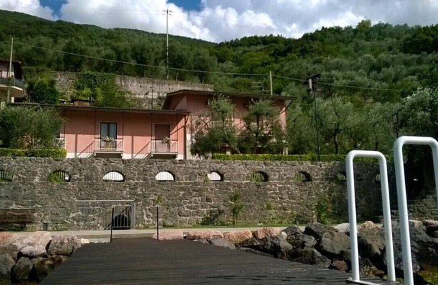 CASA EN EL LAGO DE BRENZONE SUL GARDA