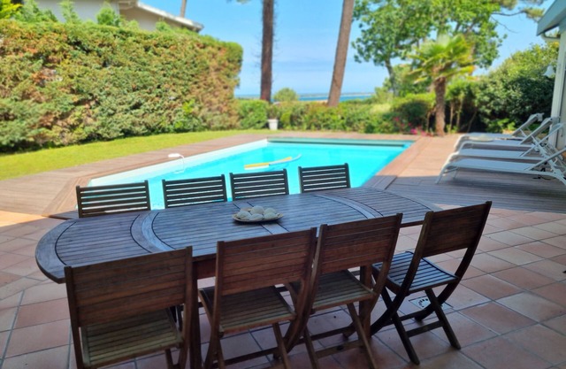 Villa on the Dune du Pyla, superb view, jaccuzi and pool, 3 bdrms and 1 garden shed