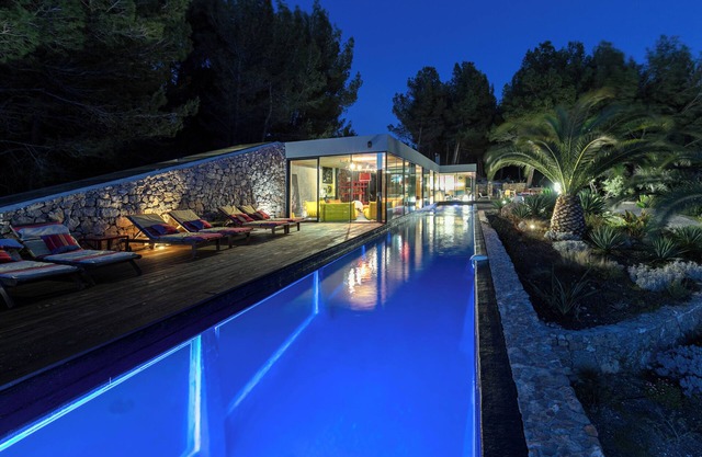 Villa On The Rocks Bandol / Rudy Ricciotti/