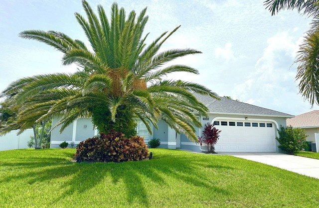 Villa Orange Blossom - pool home with full privacy backyard