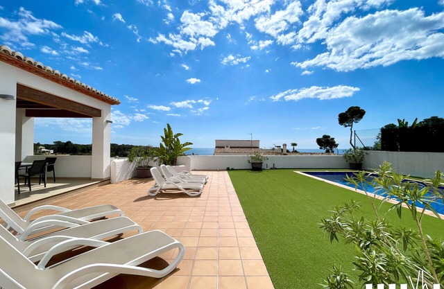 PINETS - Preciosa villa con piscina y vistas al mar a solo 700 metros de la Cala Pinets de Benissa