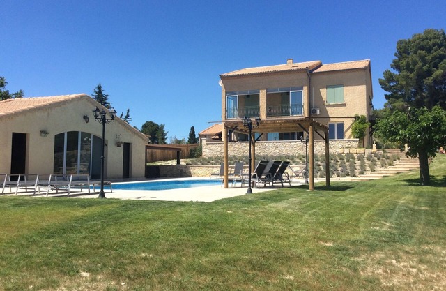 VILLA VER'OLIVE PARA 12 PERSONAS CON PISCINA PRIVADA CERCA DE AVIGNON-ISLE S / SORGUE