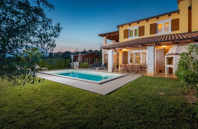 Villa Rosalija con piscina y sauna