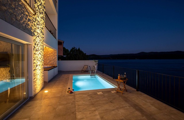 Villa Simpleza - Six Bedroom Villa with Private Pool and Jacuzzi