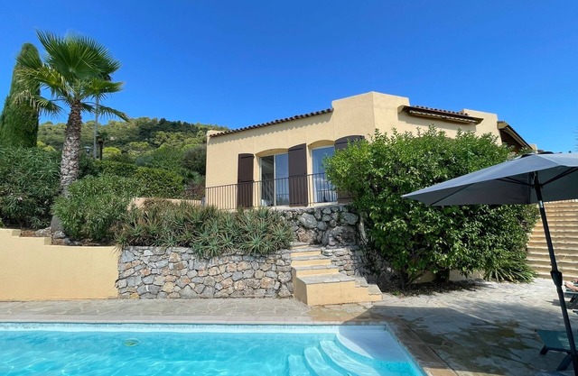 Villa 3 Chambres , Avec Piscine et vue Exceptionnelle mer et Montagnes